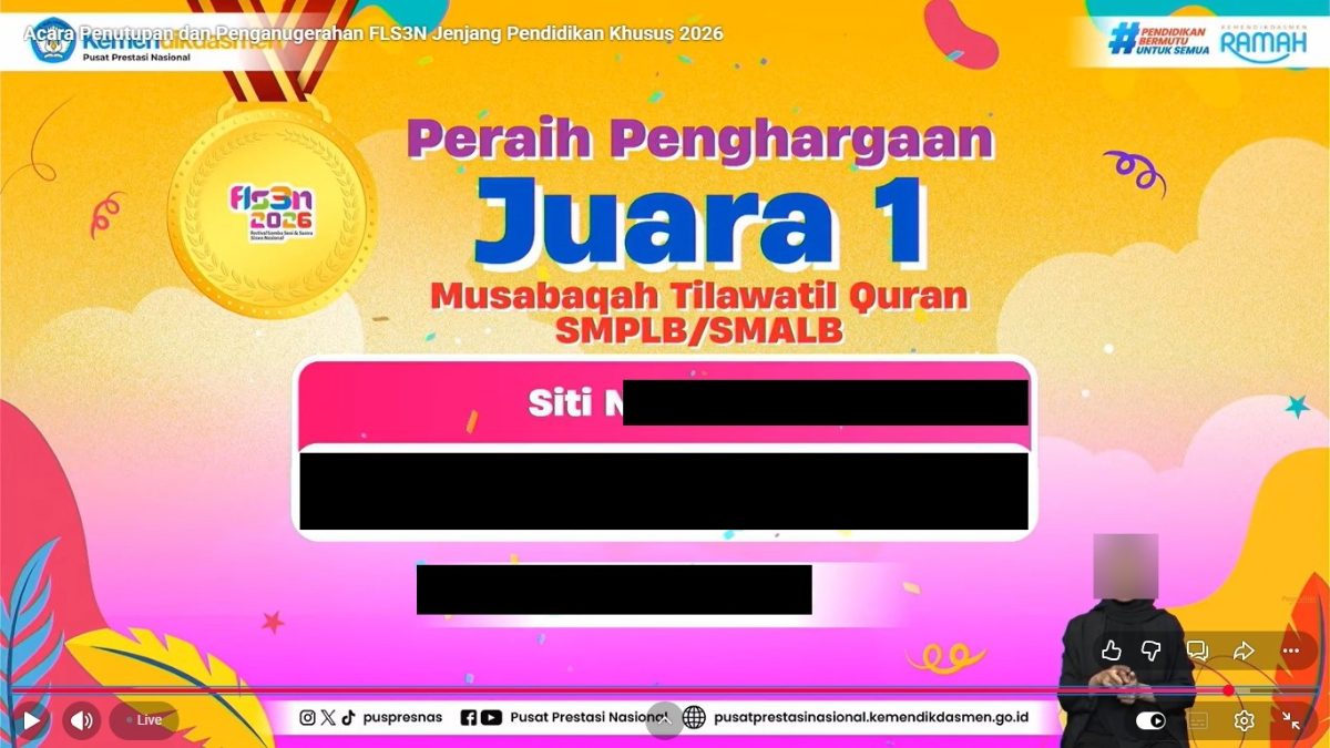Layar pengumuman FLS2N 2026 menampilkan 'Peraih Penghargaan Juara 1 Musabaqah Tilawatil Quran SMPLB/SMALB' untuk 'Siti N', dengan medali emas dan seorang presenter.