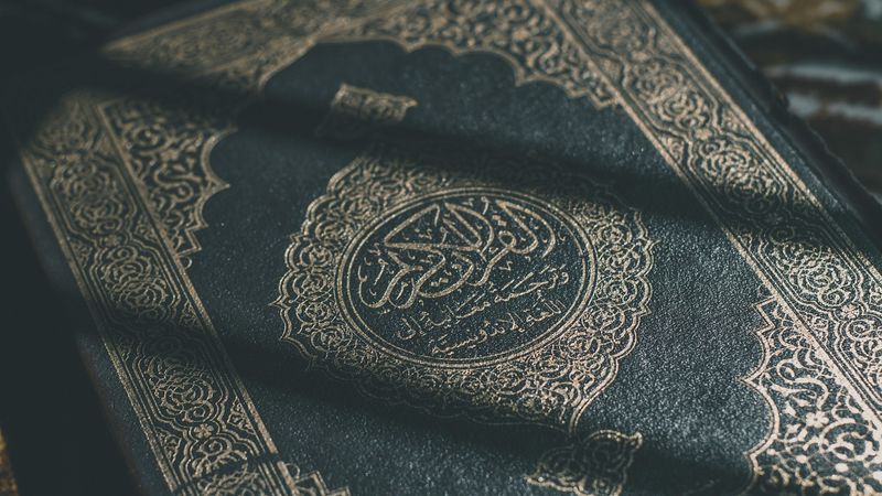 Ilustrasi artikel: Athan, Aplikasi Wajib Muslim Traveler tentang Opini