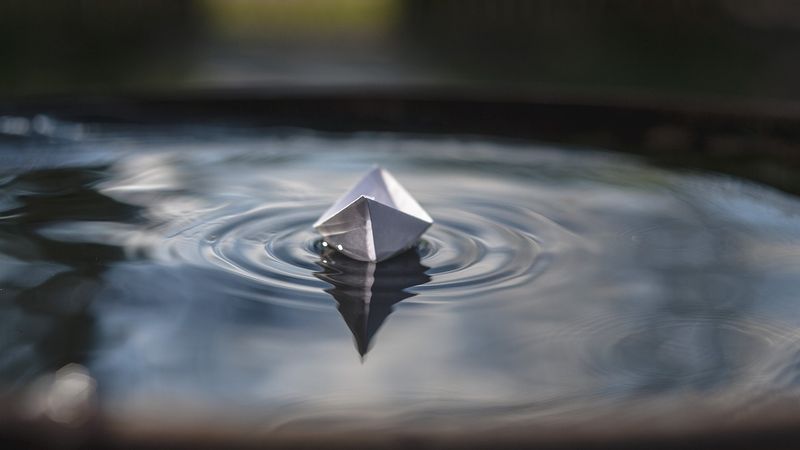 Ilustrasi artikel: Perahu Kertas tentang cerpen