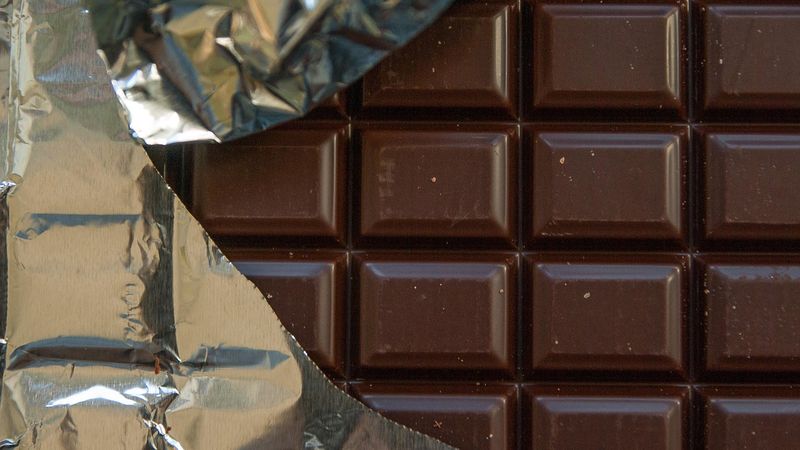 Ilustrasi artikel: Cokelat, Si Hitam Manis Nan Menggugah Selera tentang Opini