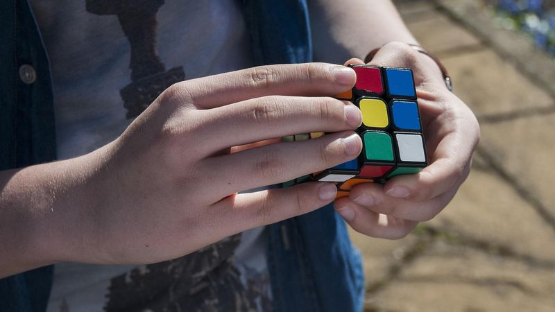 Ilustrasi artikel: Tunanetra Kompetisi Rubix Qube tentang Inspirasi