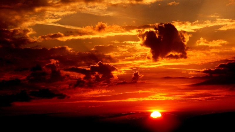 Ilustrasi artikel: Temaran Senja tentang KARFIKSI